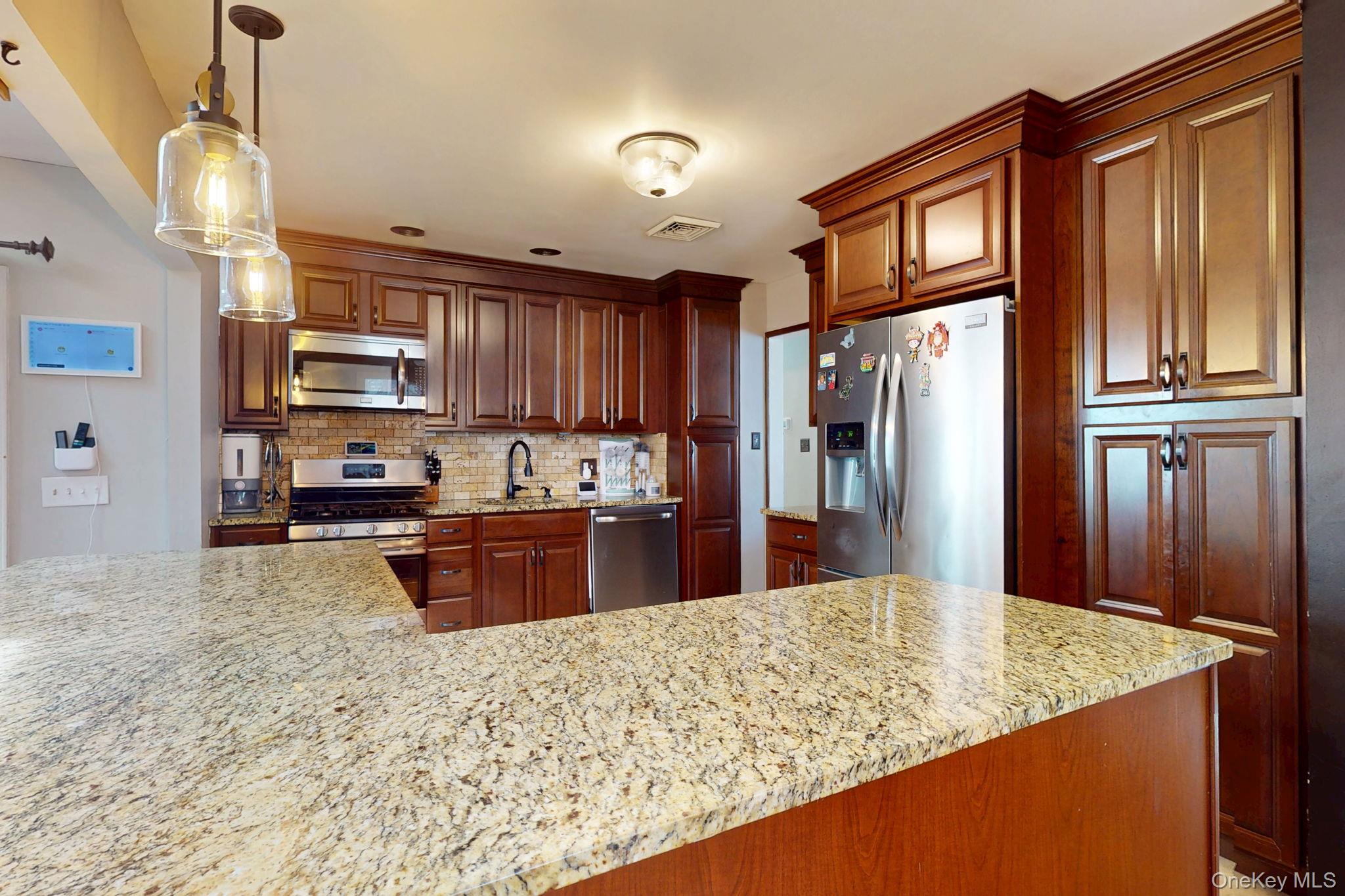 44 Roe Avenue Cornwall-on-Hudson, NY 12520 - Photo 13 of 39