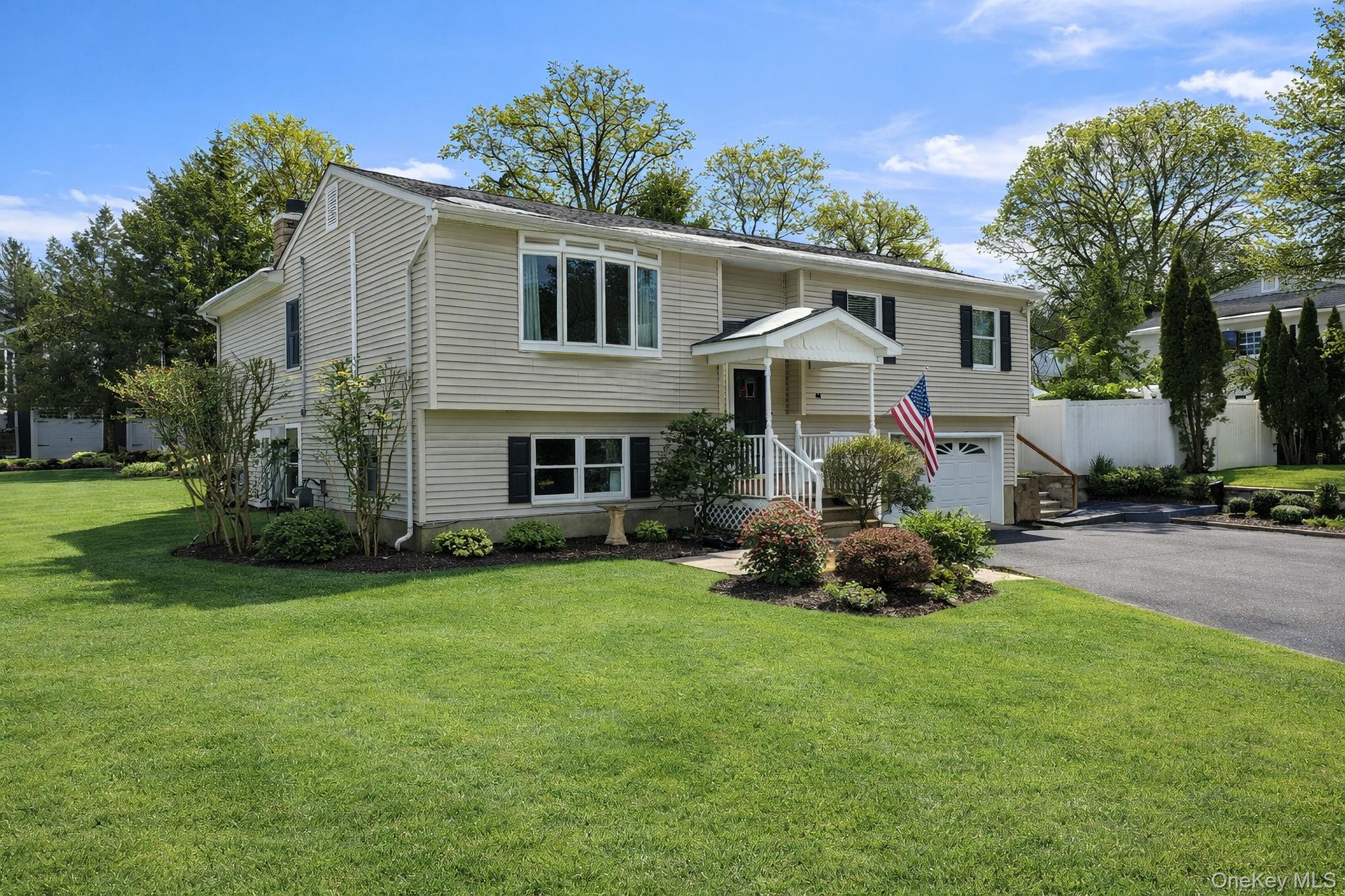 44 Roe Avenue Cornwall-on-Hudson, NY 12520 - Photo 2 of 39
