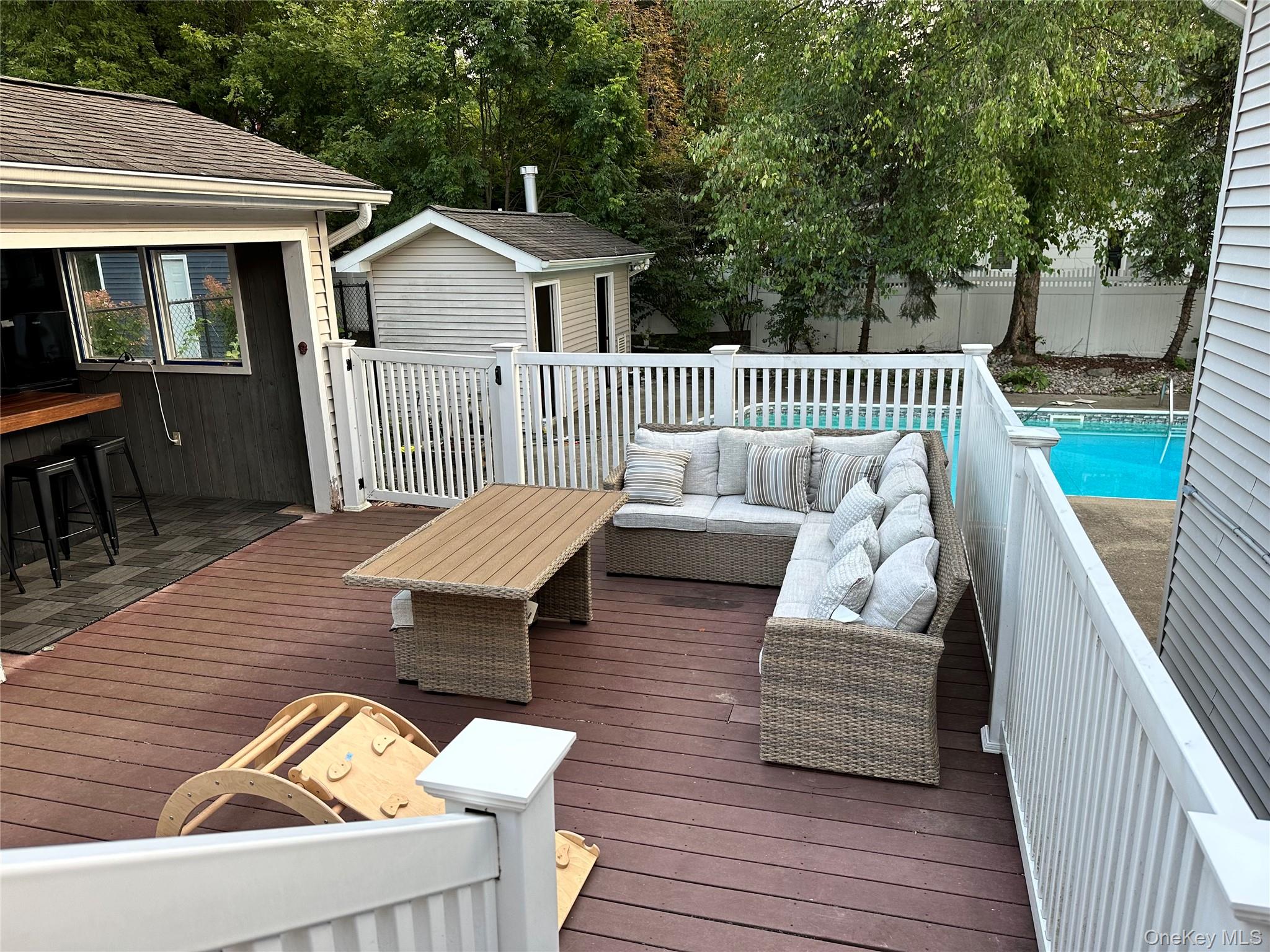 44 Roe Avenue Cornwall-on-Hudson, NY 12520 - Photo 4 of 39