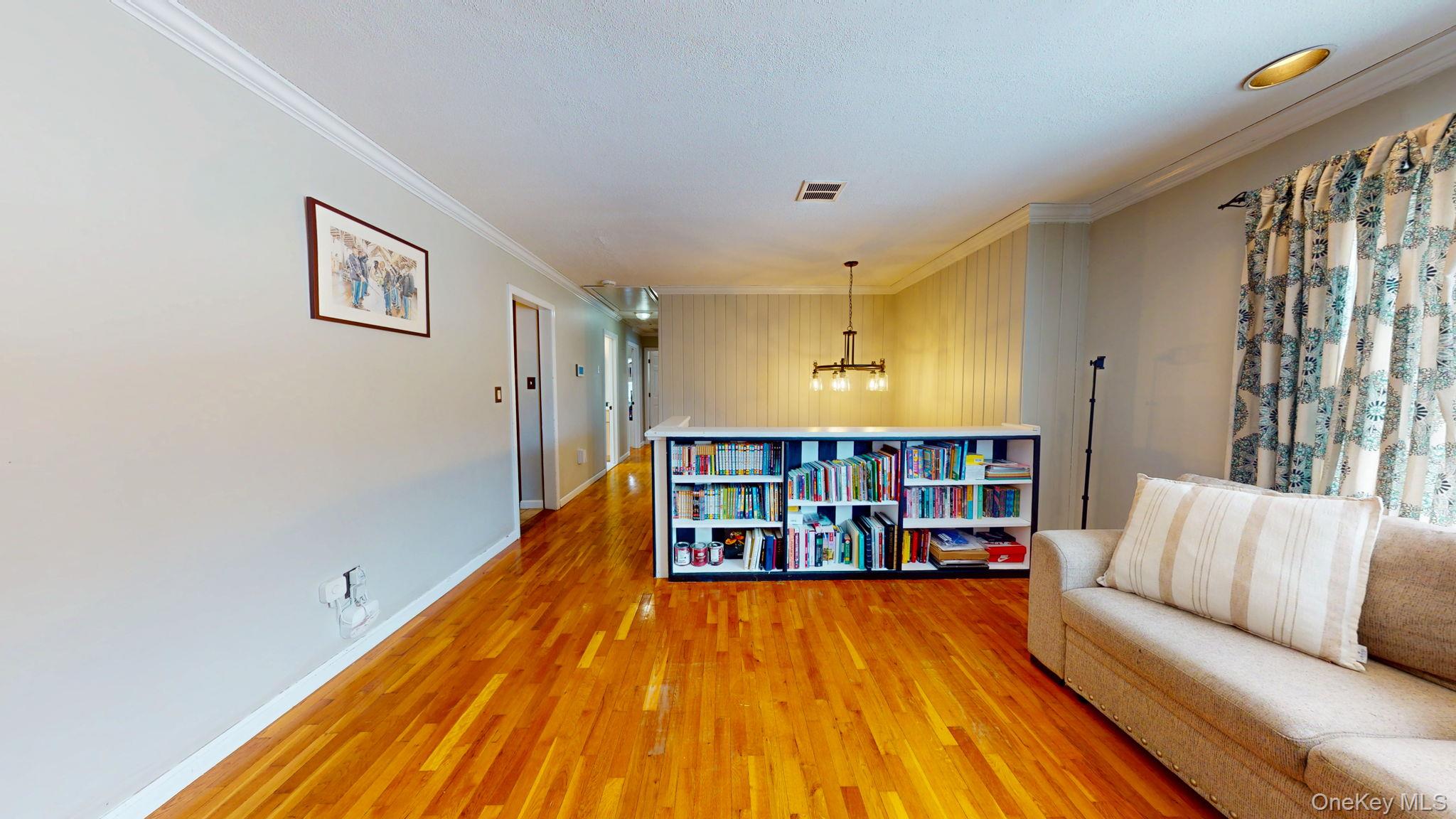 44 Roe Avenue Cornwall-on-Hudson, NY 12520 - Photo 8 of 39