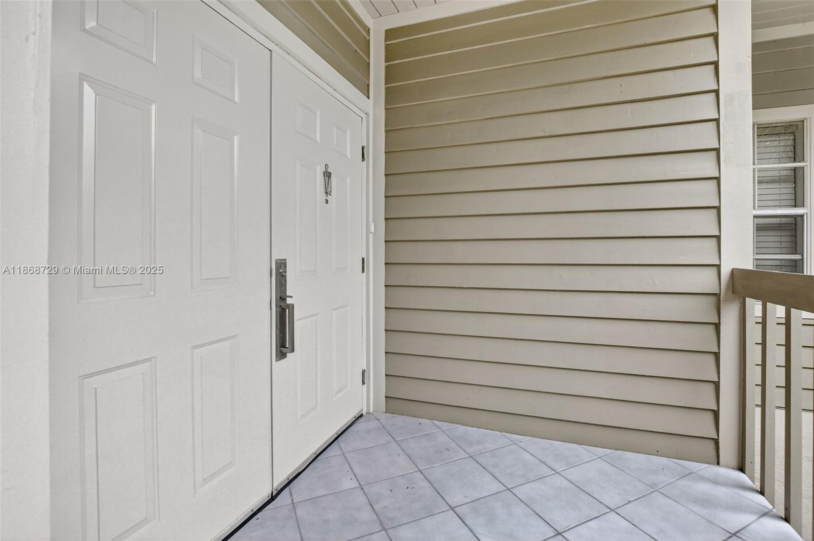 7596 Elm Ridge Drive, Unit 2U Boca Raton, FL 33433 - Photo 2 of 45 a view of entryway