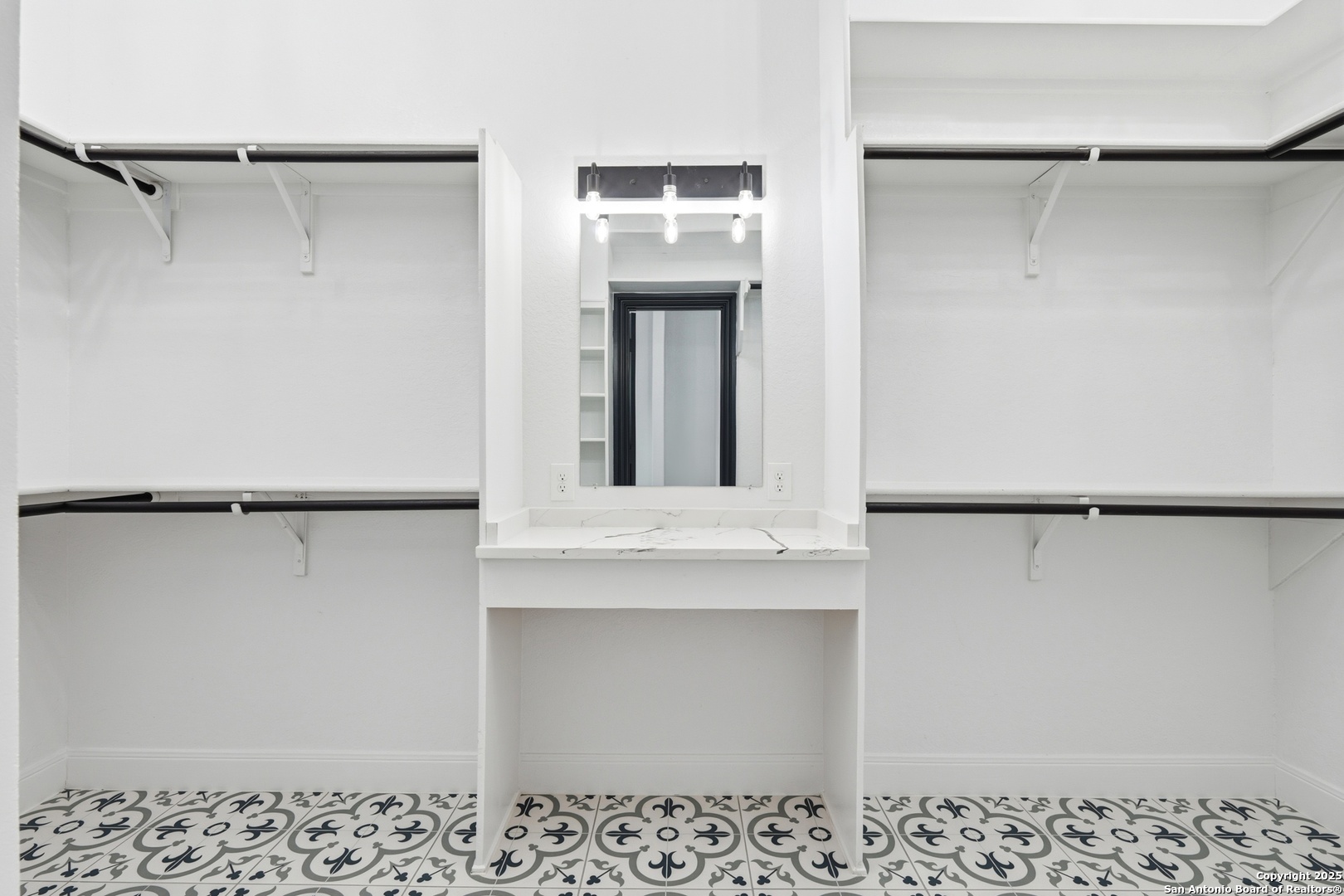 128 Hidden Ranch Court Floresville, TX 78114 - Photo 24 of 38