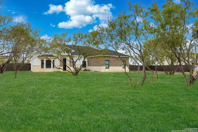 $529,000 | 128 Hidden Ranch Court, Floresville, TX 78114