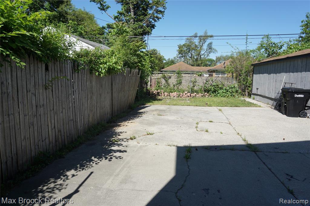 20009 Indiana Street Detroit, MI 48221 - Photo 17 of 25