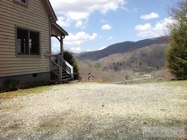 495 Puckett Road Banner Elk, NC 28604 - Photo 4 of 13 Gallery Image 4