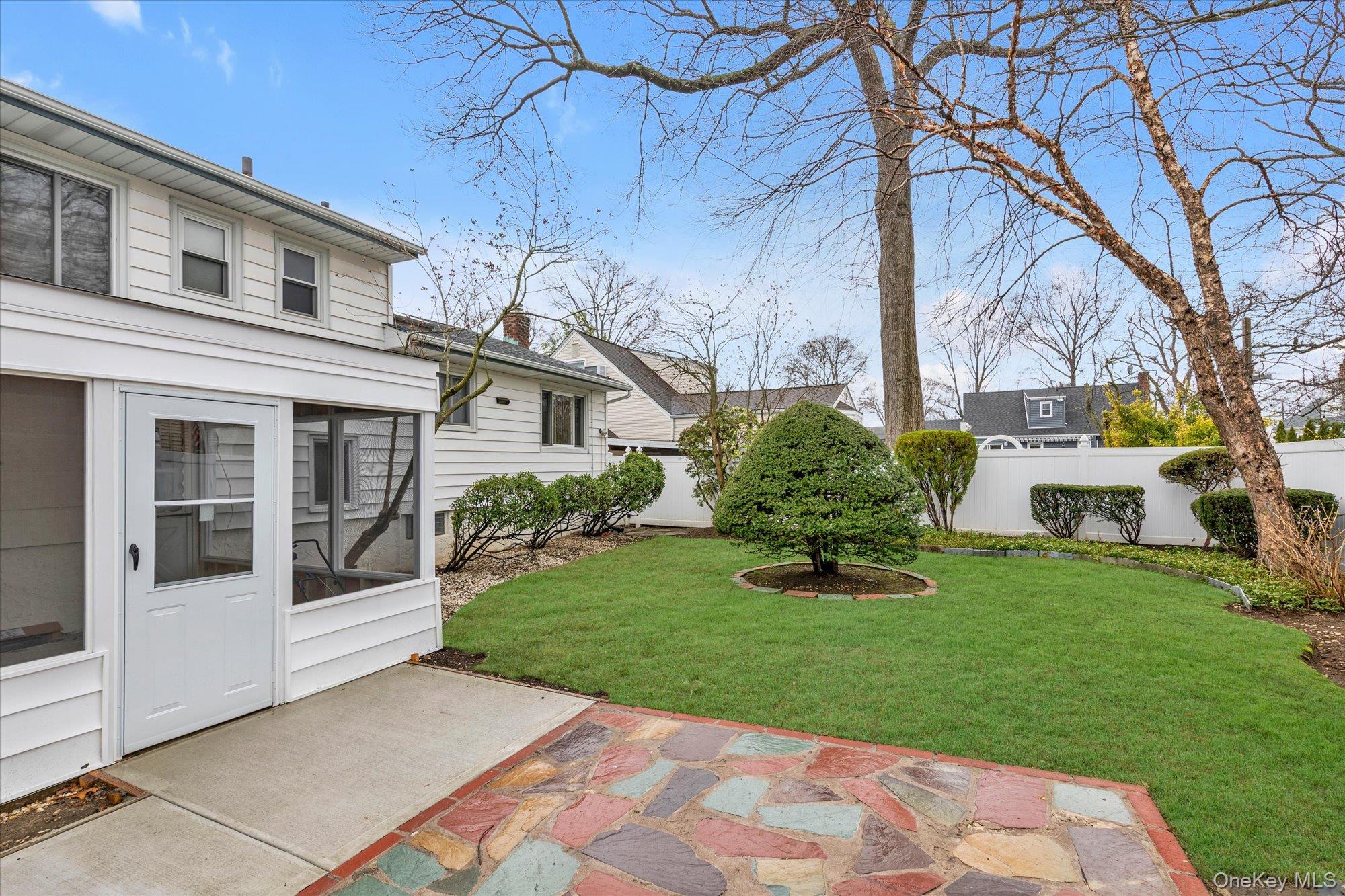 2263 Cameron Avenue Merrick, NY 11566 - Photo 19 of 21