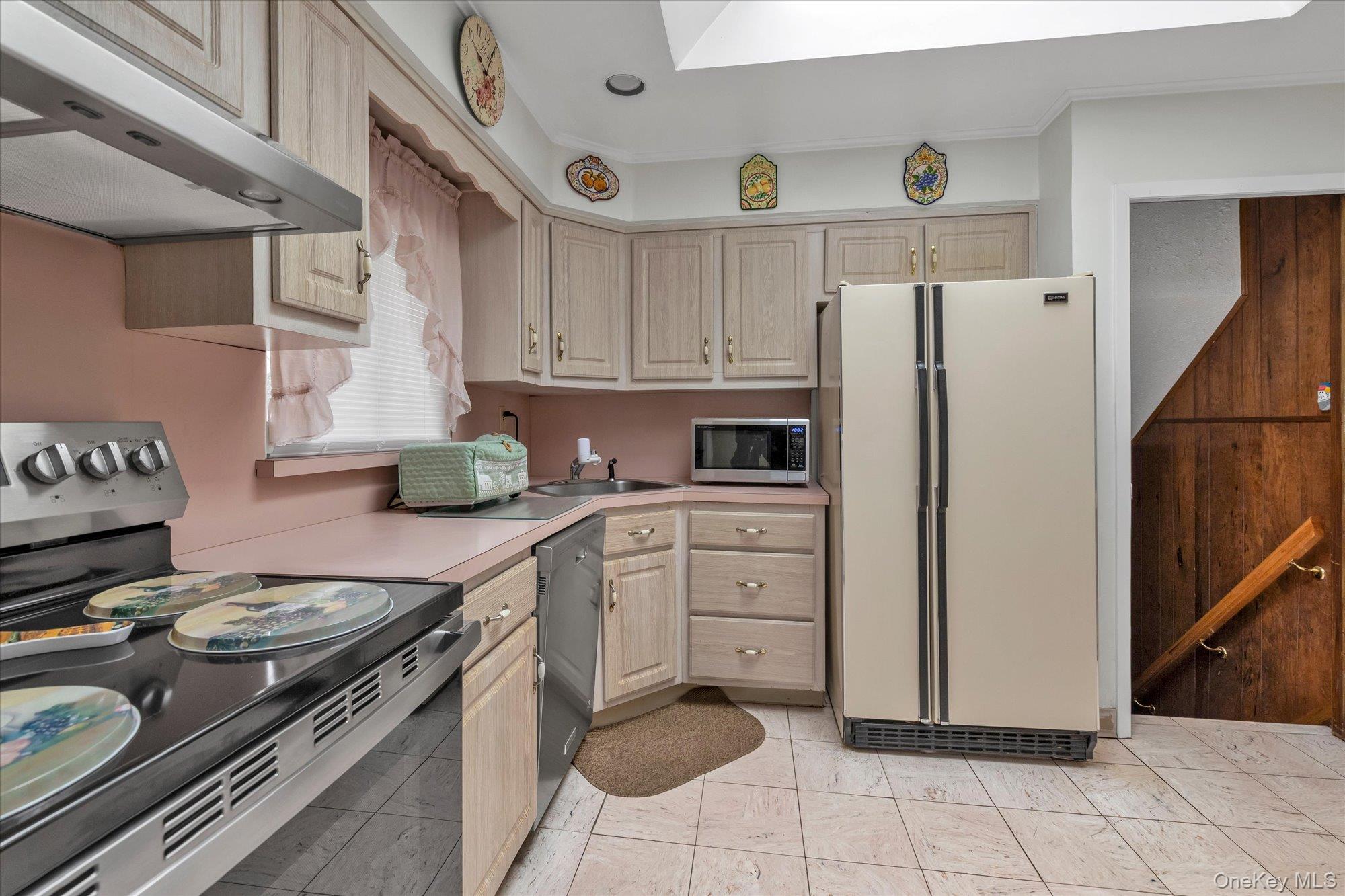 2263 Cameron Avenue Merrick, NY 11566 - Photo 6 of 21