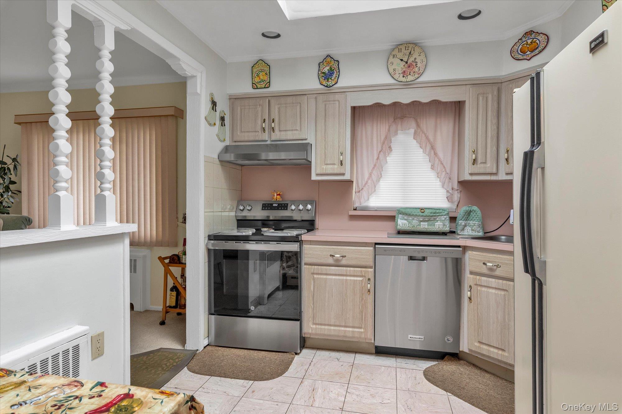 2263 Cameron Avenue Merrick, NY 11566 - Photo 7 of 21