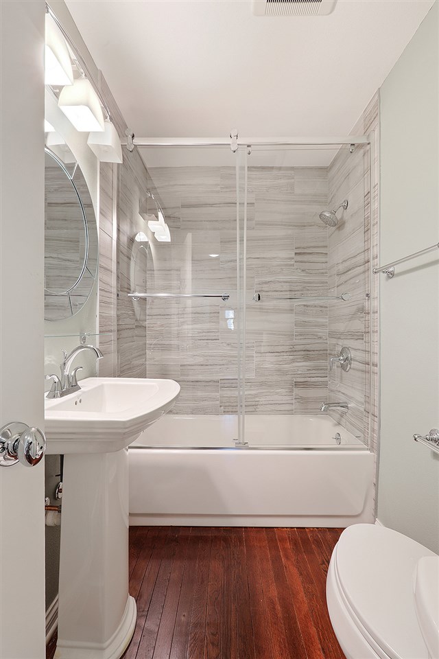 7125 North Longacre Road Fox Point, WI 53217 - Photo 4 of 19