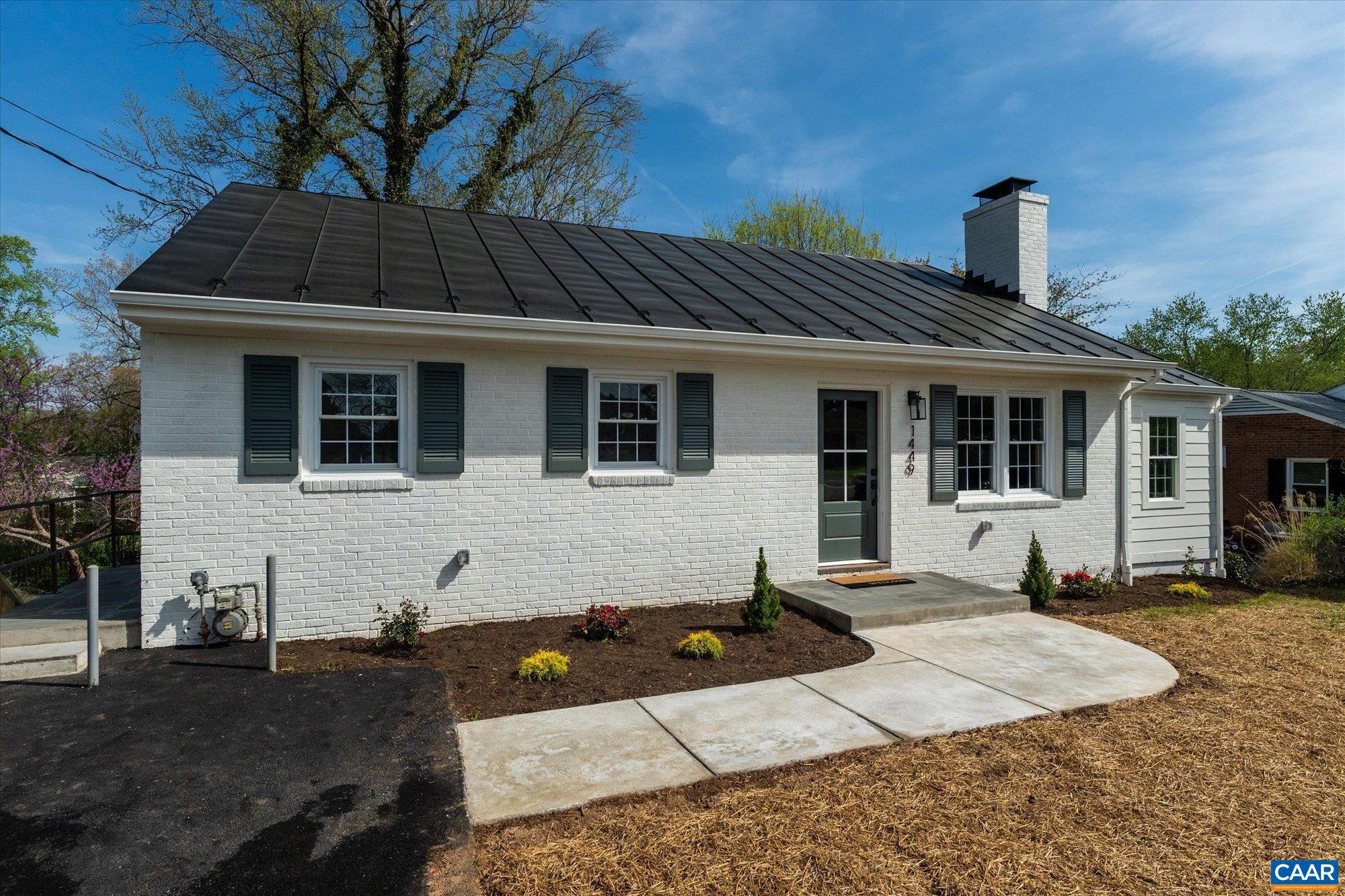 1449 Rutledge Avenue Charlottesville, VA 22903 - Photo 4 of 46