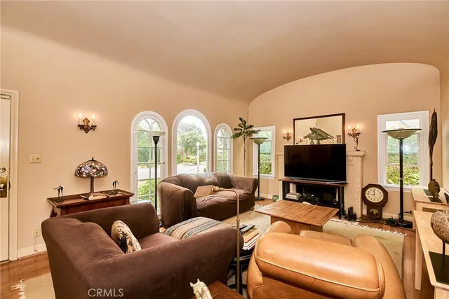 $1,888,000 | 900 South Los Robles Avenue, Pasadena, CA 91106