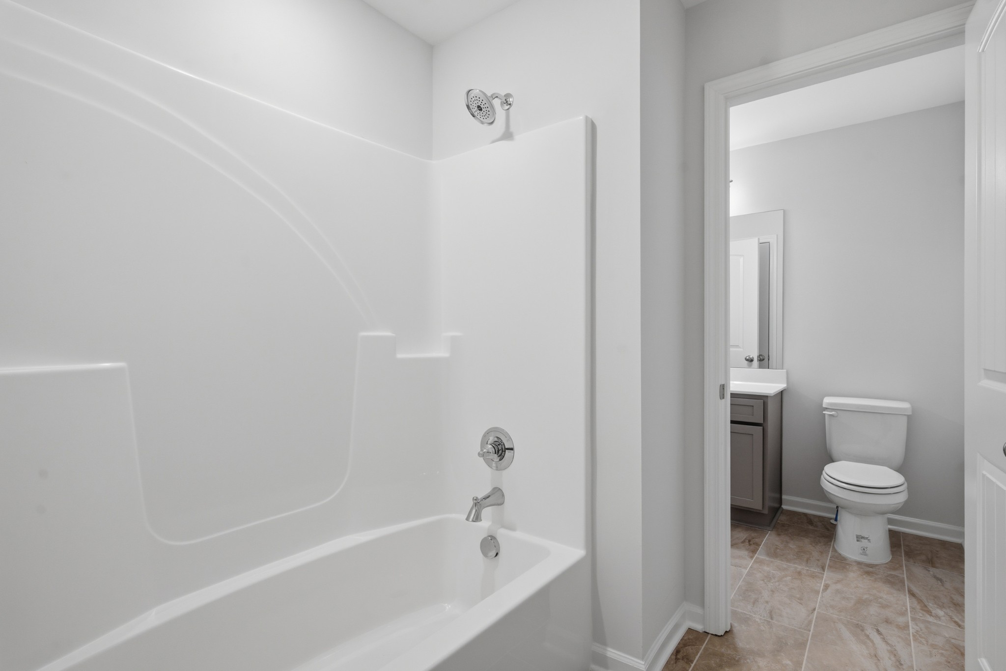 4018 Colleton Lane Rockvale, TN 37153 - Photo 19 of 34 a bathroom with a bathtub and a toilet