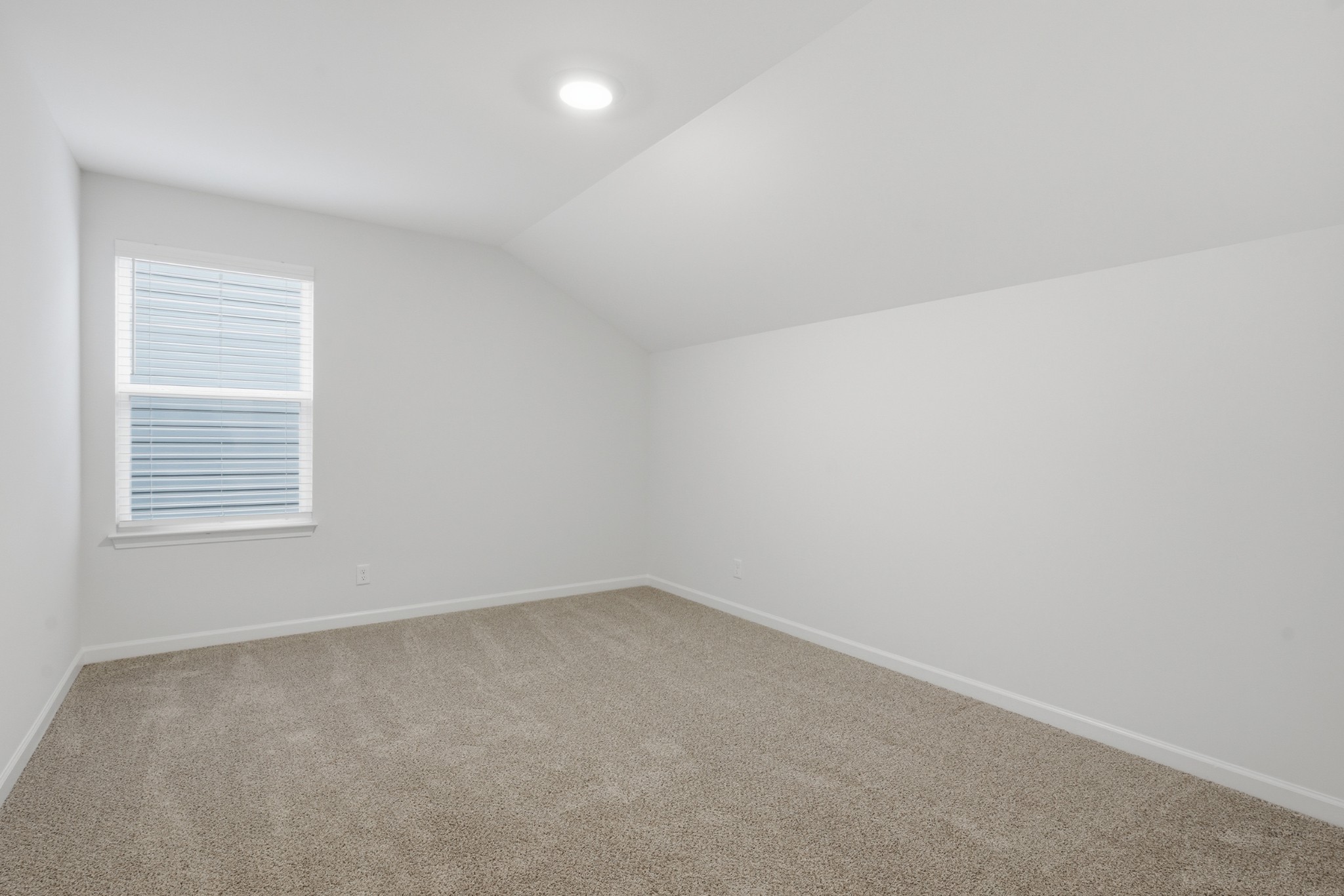 4018 Colleton Lane Rockvale, TN 37153 - Photo 22 of 34 an empty room with a window