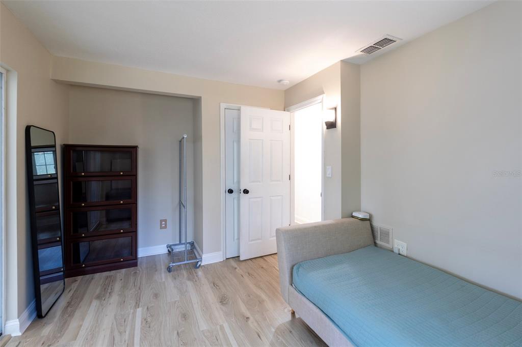 3018 19th Place Southwest Largo, FL 33774 - Photo 20 of 31