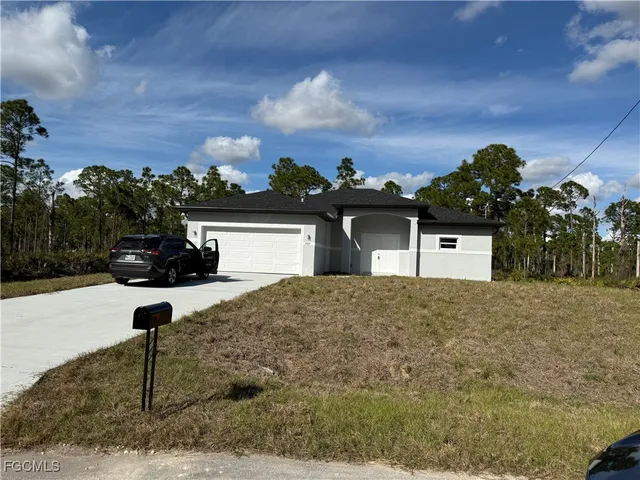 $2,000 | 1047 Hobart Street, Lehigh Acres, FL 33974