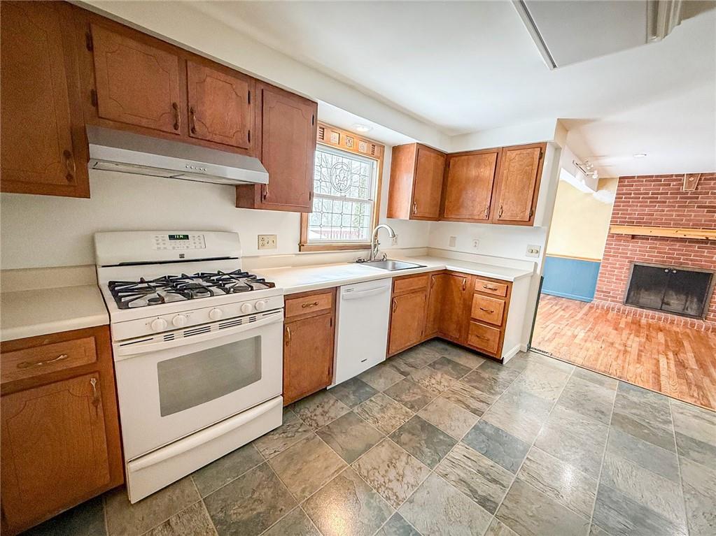 204 Bluegrass Drive Butler, PA 16001 - Photo 12 of 45