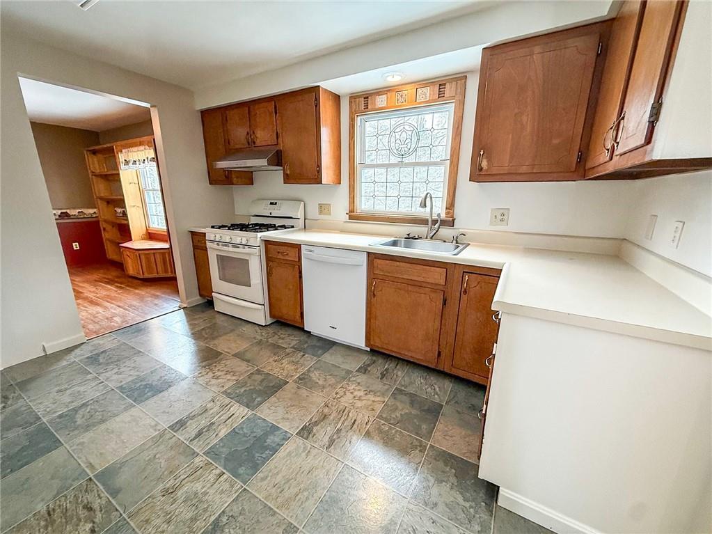 204 Bluegrass Drive Butler, PA 16001 - Photo 10 of 45