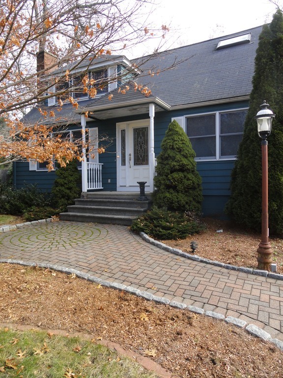 44 Homestead Road Holden, MA 01520 - Photo 3 of 30 Gallery Image 3