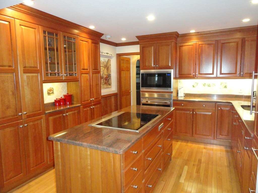 44 Homestead Road Holden, MA 01520 - Photo 4 of 30 Gallery Image 4