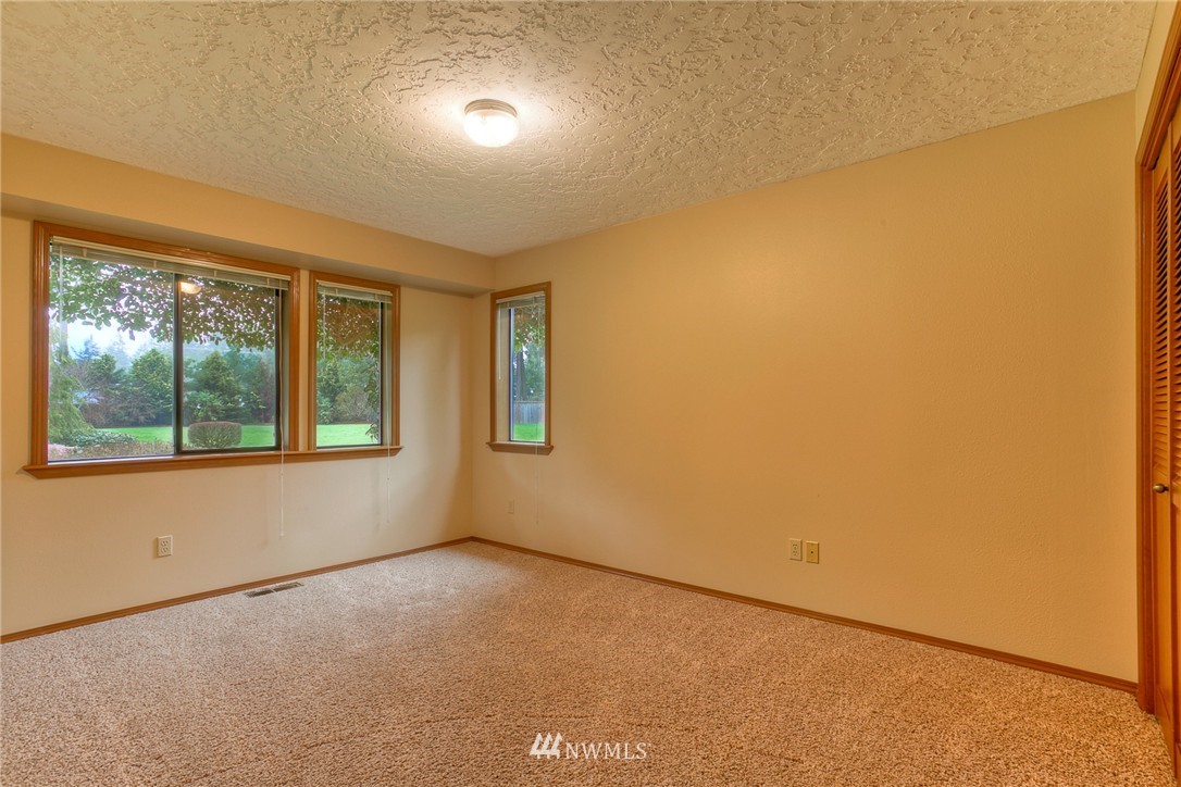 707 Ridgeview Drive Southeast Olympia, WA 98513 - Photo 11 of 25 Gallery Image 11