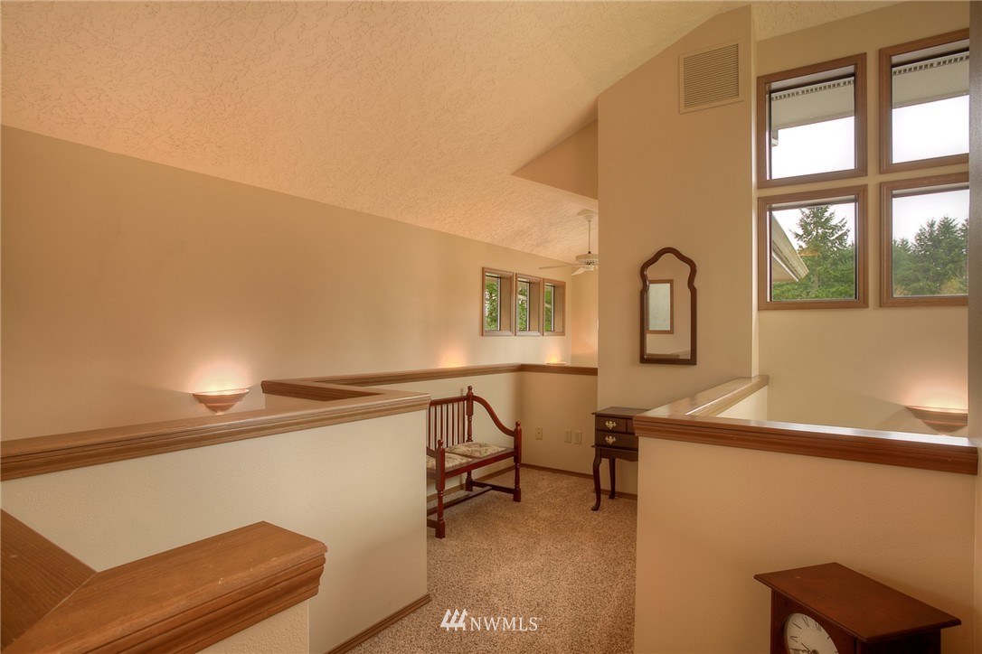 707 Ridgeview Drive Southeast Olympia, WA 98513 - Photo 14 of 25 Gallery Image 14