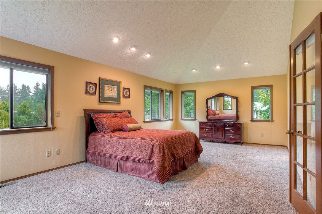 707 Ridgeview Drive Southeast Olympia, WA 98513 - Photo 15 of 25 Gallery Image 15