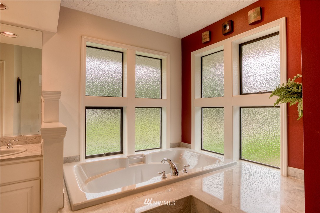 707 Ridgeview Drive Southeast Olympia, WA 98513 - Photo 17 of 25 Gallery Image 17