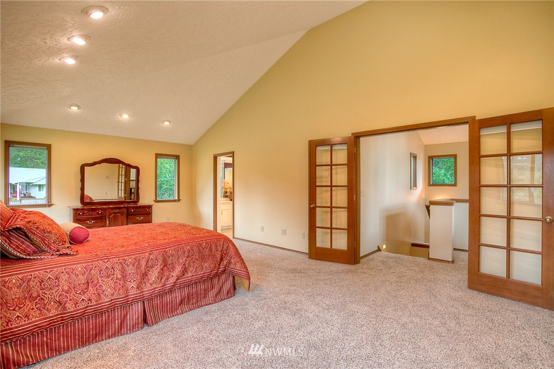 707 Ridgeview Drive Southeast Olympia, WA 98513 - Photo 19 of 25 Gallery Image 19