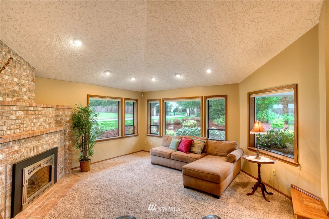 707 Ridgeview Drive Southeast Olympia, WA 98513 - Photo 8 of 25 Gallery Image 8