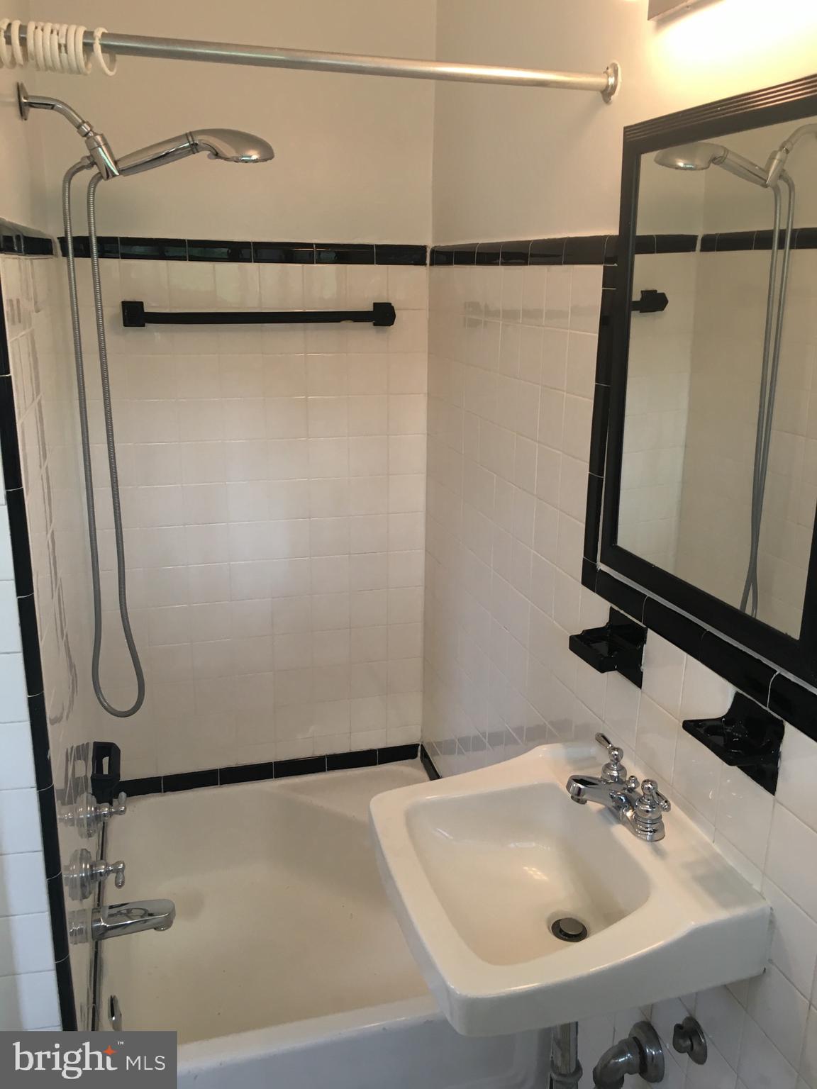 5358 Pooks Hill Road Bethesda, MD 20814 - Photo 13 of 27 Master Bathroom