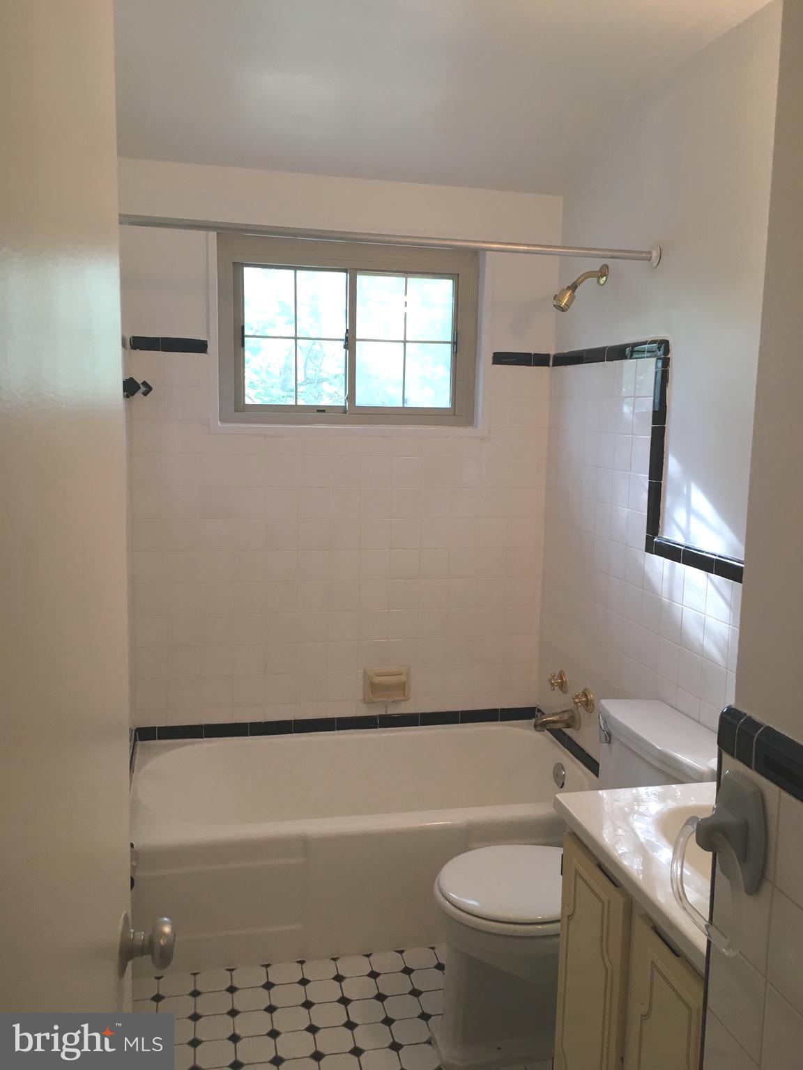 5358 Pooks Hill Road Bethesda, MD 20814 - Photo 14 of 27 Bathroom 2 (UL Hall)