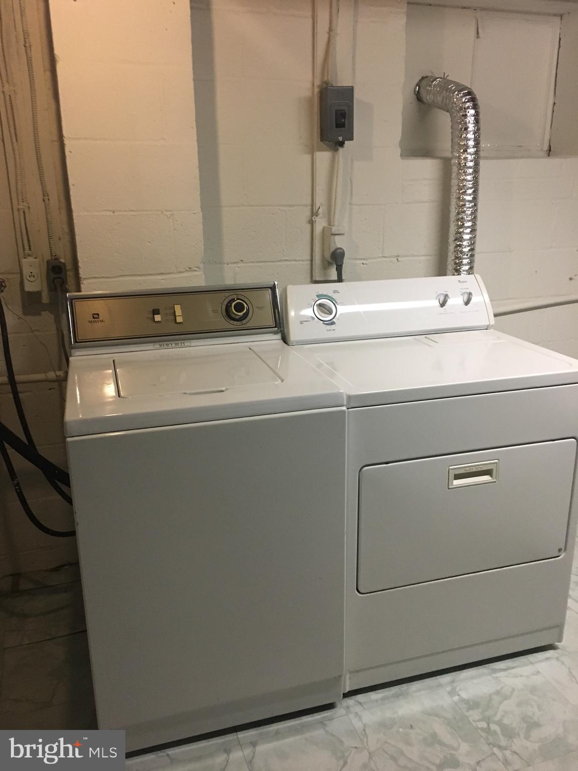 5358 Pooks Hill Road Bethesda, MD 20814 - Photo 20 of 27 Laundry Area