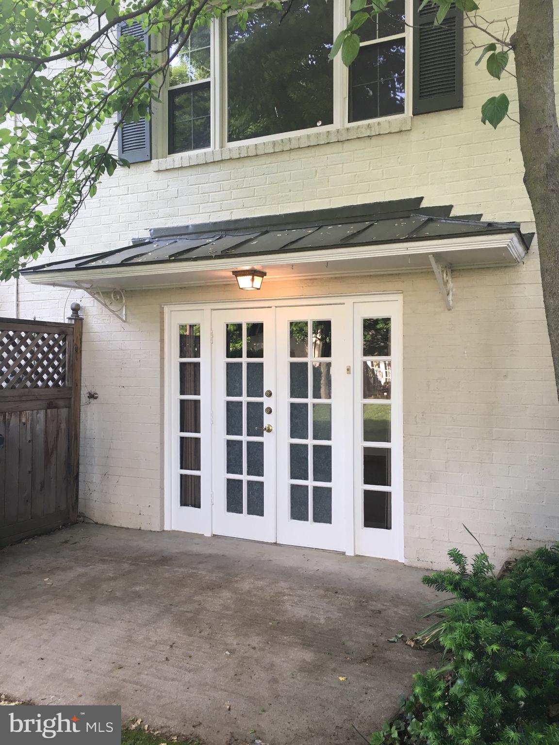 5358 Pooks Hill Road Bethesda, MD 20814 - Photo 24 of 27 Exterior Rear - Patio