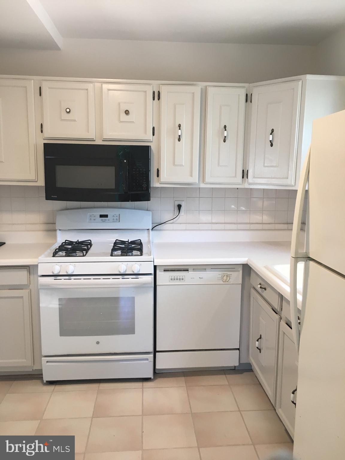 5358 Pooks Hill Road Bethesda, MD 20814 - Photo 4 of 27 Kitchen