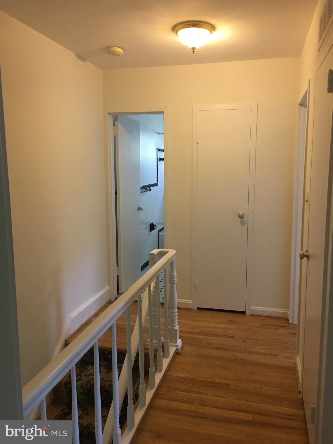 5358 Pooks Hill Road Bethesda, MD 20814 - Photo 6 of 27 Hallway UL