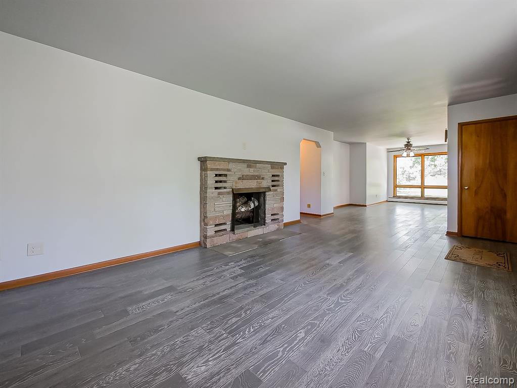 9745 Marshall Road South Lyon, MI 48178 - Photo 5 of 28