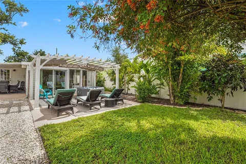 $425,000 | 2705 2nd Avenue West, Bradenton, FL 34205