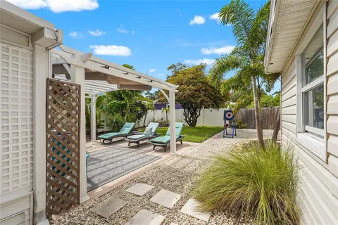 $425,000 | 2705 2nd Avenue West, Bradenton, FL 34205