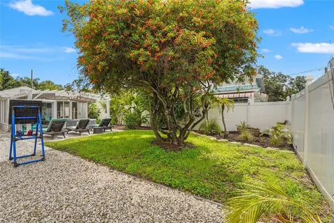 $425,000 | 2705 2nd Avenue West, Bradenton, FL 34205