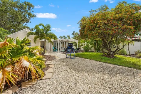 $425,000 | 2705 2nd Avenue West, Bradenton, FL 34205