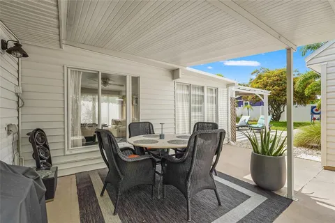 $425,000 | 2705 2nd Avenue West, Bradenton, FL 34205