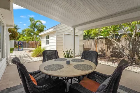 $425,000 | 2705 2nd Avenue West, Bradenton, FL 34205