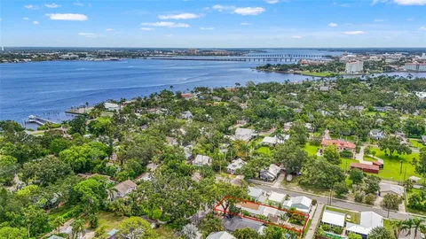 $425,000 | 2705 2nd Avenue West, Bradenton, FL 34205