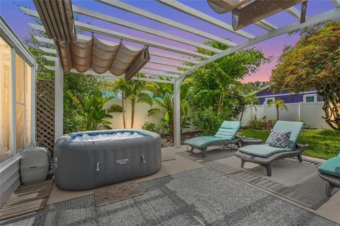 $425,000 | 2705 2nd Avenue West, Bradenton, FL 34205