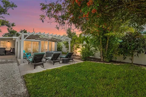 $425,000 | 2705 2nd Avenue West, Bradenton, FL 34205