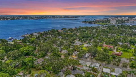 $425,000 | 2705 2nd Avenue West, Bradenton, FL 34205