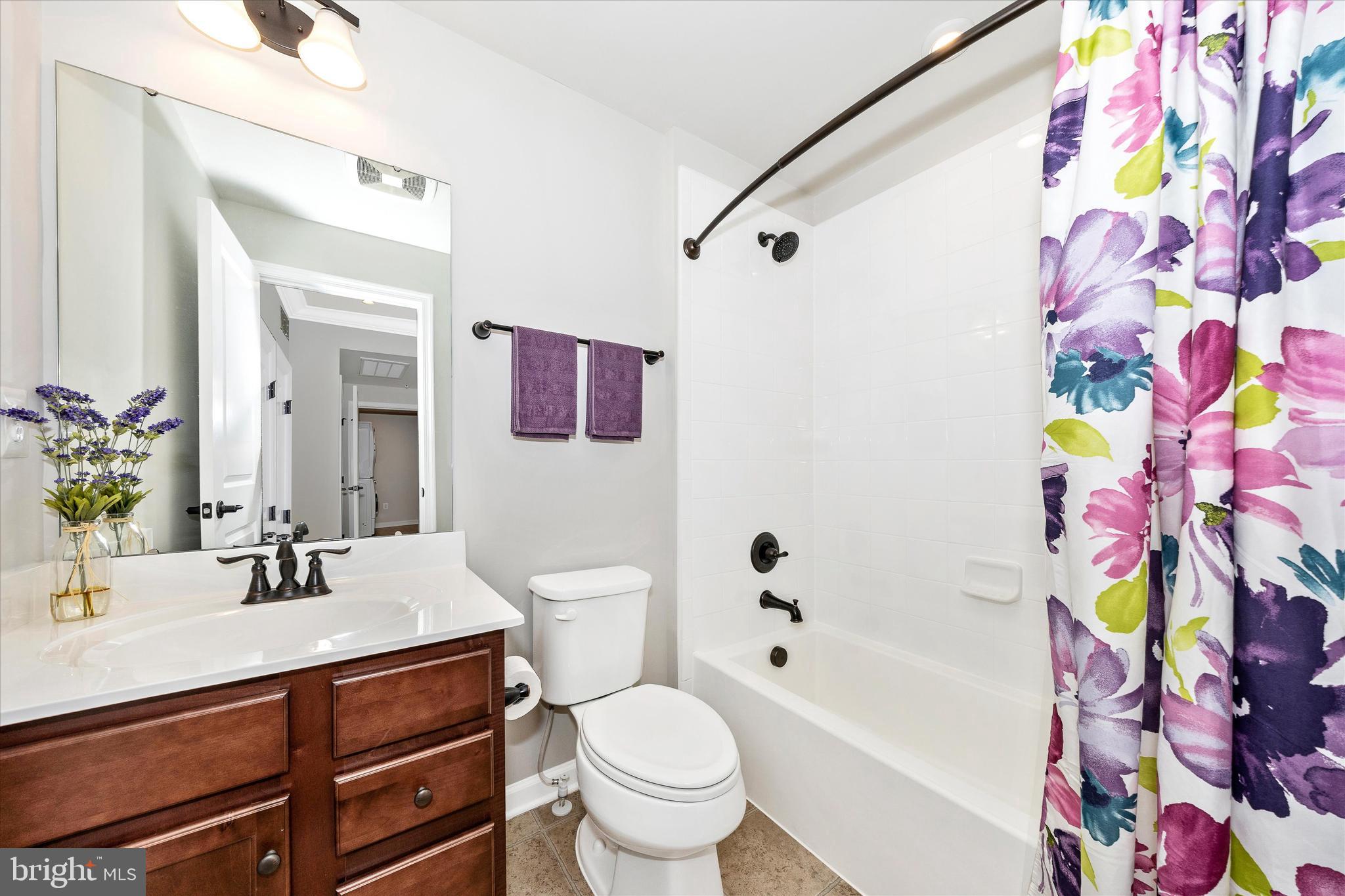 6032 Forum Square Frederick, MD 21703 - Photo 24 of 40 Full bathroom in upstairs hallway