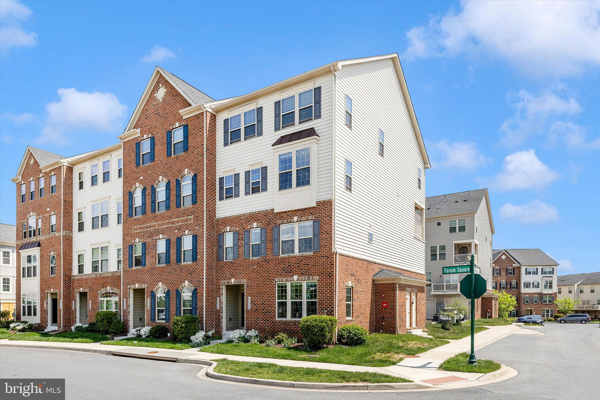 6032 Forum Square Frederick, MD 21703 - Photo 5 of 40 Side view shows true size of the building!