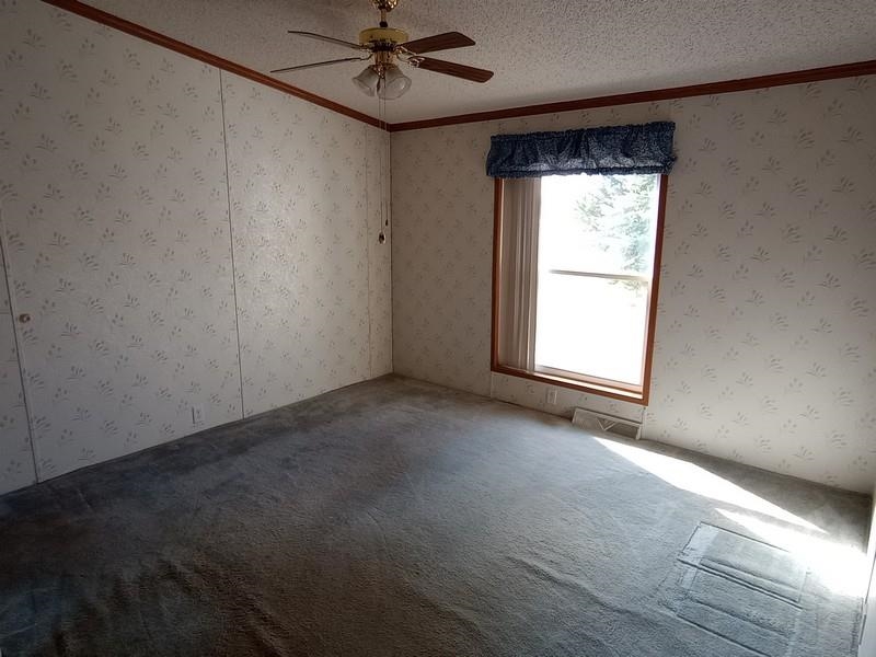 1433 Fairfield Way Gladwin, MI 48624 - Photo 10 of 33