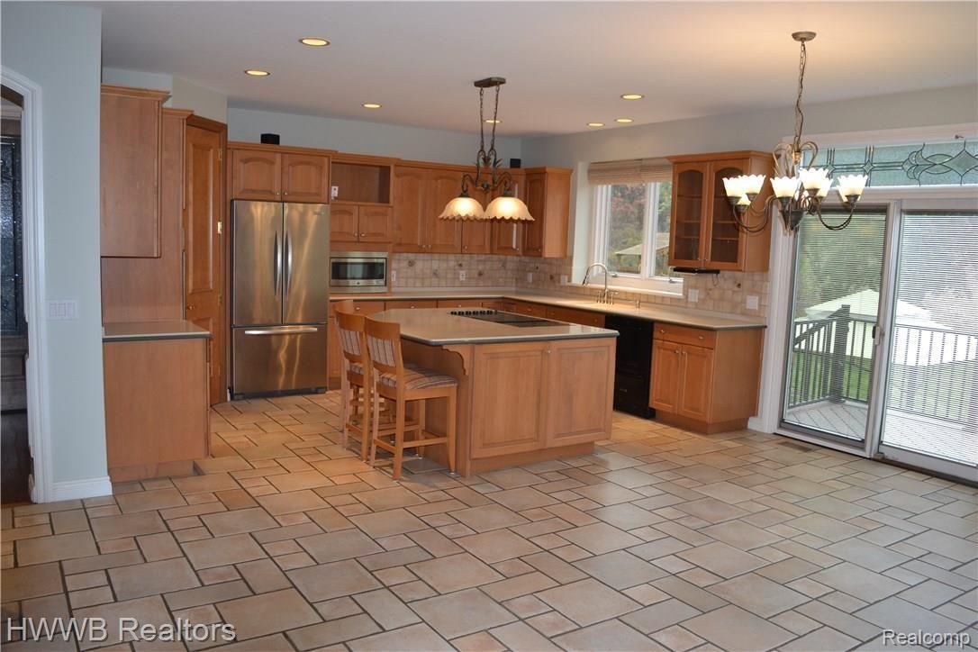 4742 Goodison Pl Drive Rochester, MI 48306 - Photo 13 of 50 13 - Kitchen.JPG